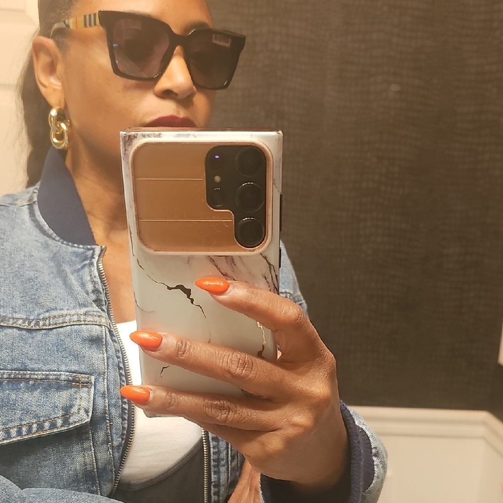 Burberry Sunglasses - Picture 4 of 5